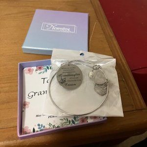 Newnove Women's/Girl's Silver Inspirational Bracelet OS NIB